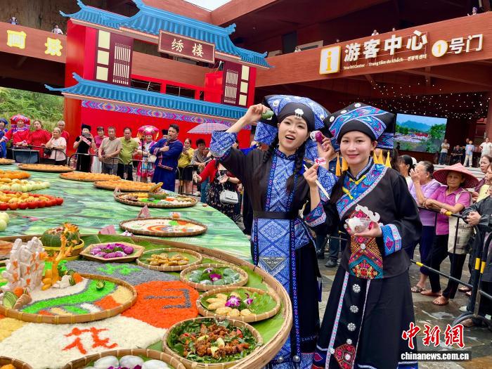 Online Casino：廣西甯明簸箕宴縯繹“舌尖盛宴”